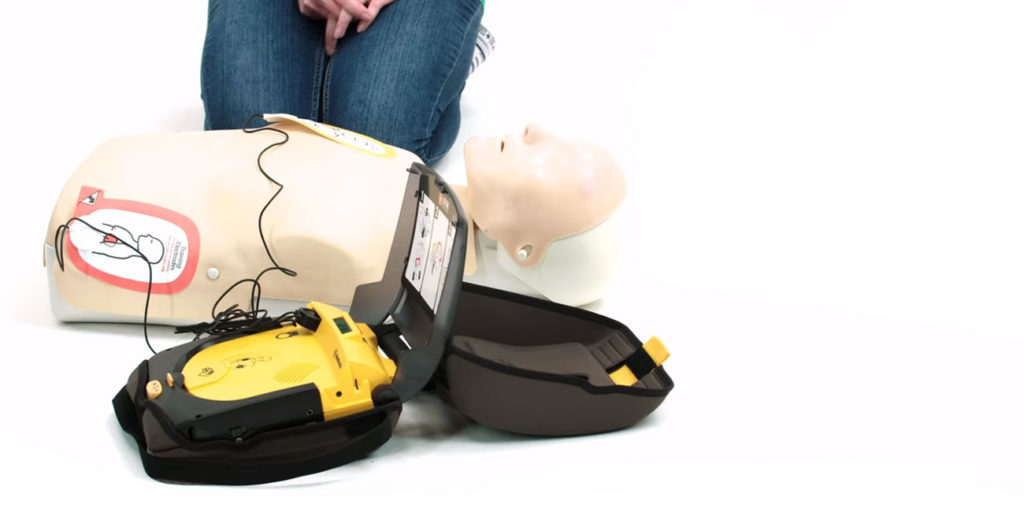 AED - automatyczny defibrylator zewnętrzny. Szkolenie z pierwszej pomocy Wrocław
