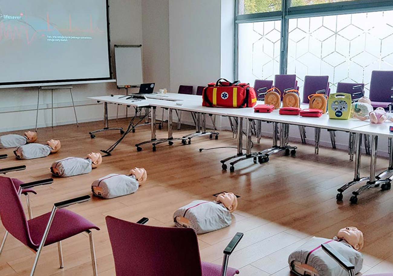 Kurs pierwszej pomocy w firmie Wrocław szkolenie z pierwszej pomocy dla pracowników firmy kurs pierwszej pomocy we Wrocławiu